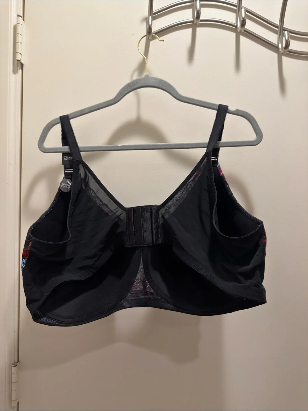 torrid curve Black Bra with Multicolor Floral Lace new size 46ddd